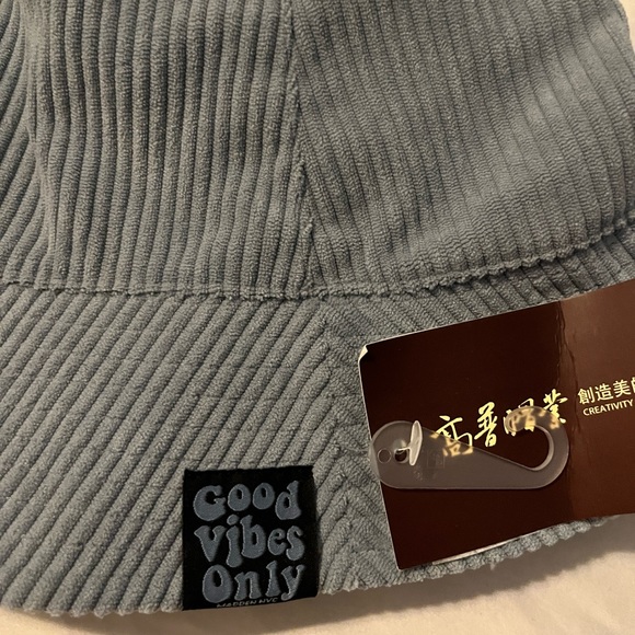 Madden NYC fully lined bucket hat NWT "Good Vibes Only" blue gray - Picture 4 of 5